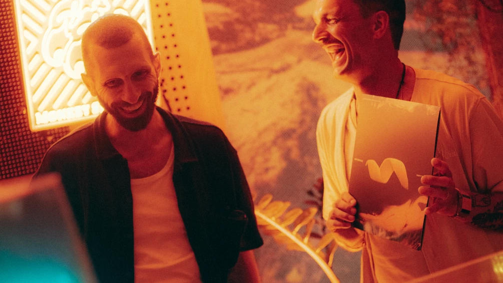 dam swindle brengt ode aan favoriete cocktail op nieuwe ep can t wait