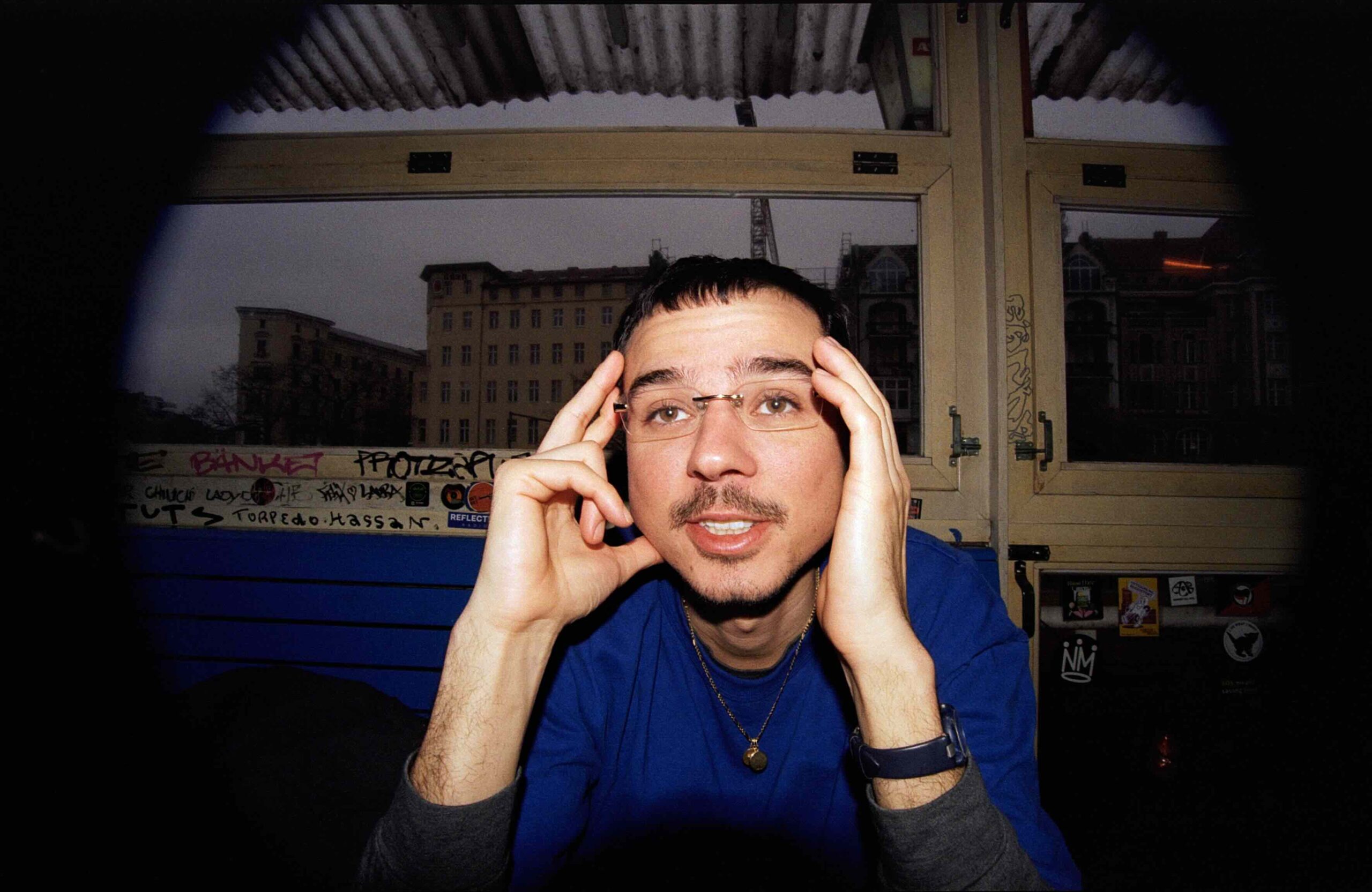 dj plead ueber seine arabische vergangenheit und permanente schuld ich halte identitaet fuer ein