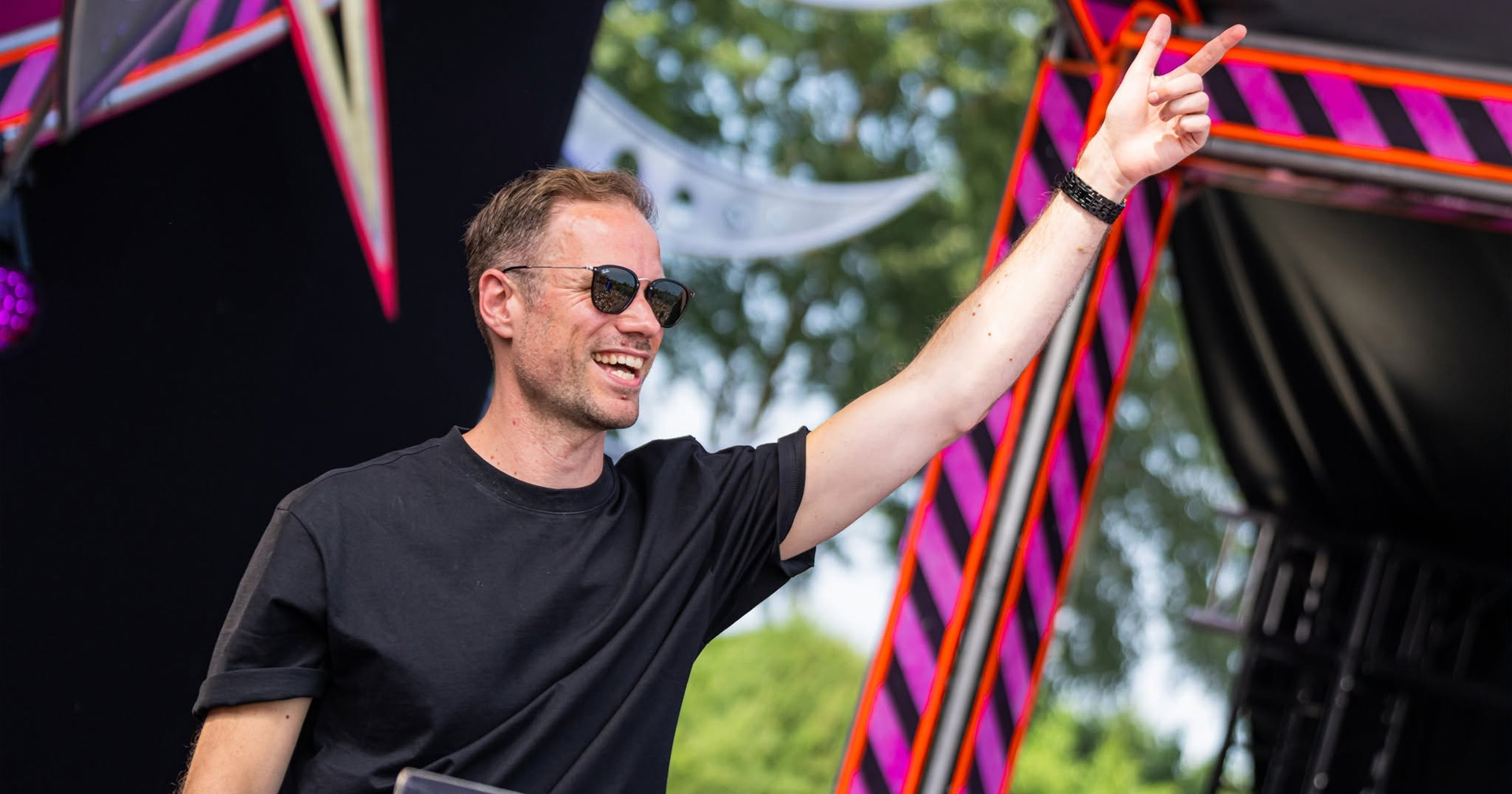 Bass Modulators reageert op discussie over endshowtrack