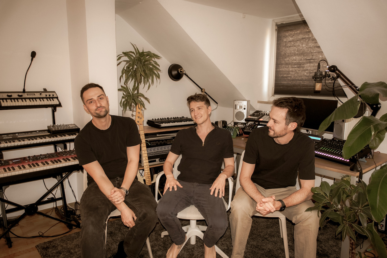 dear tom deliver fresh sound from munich