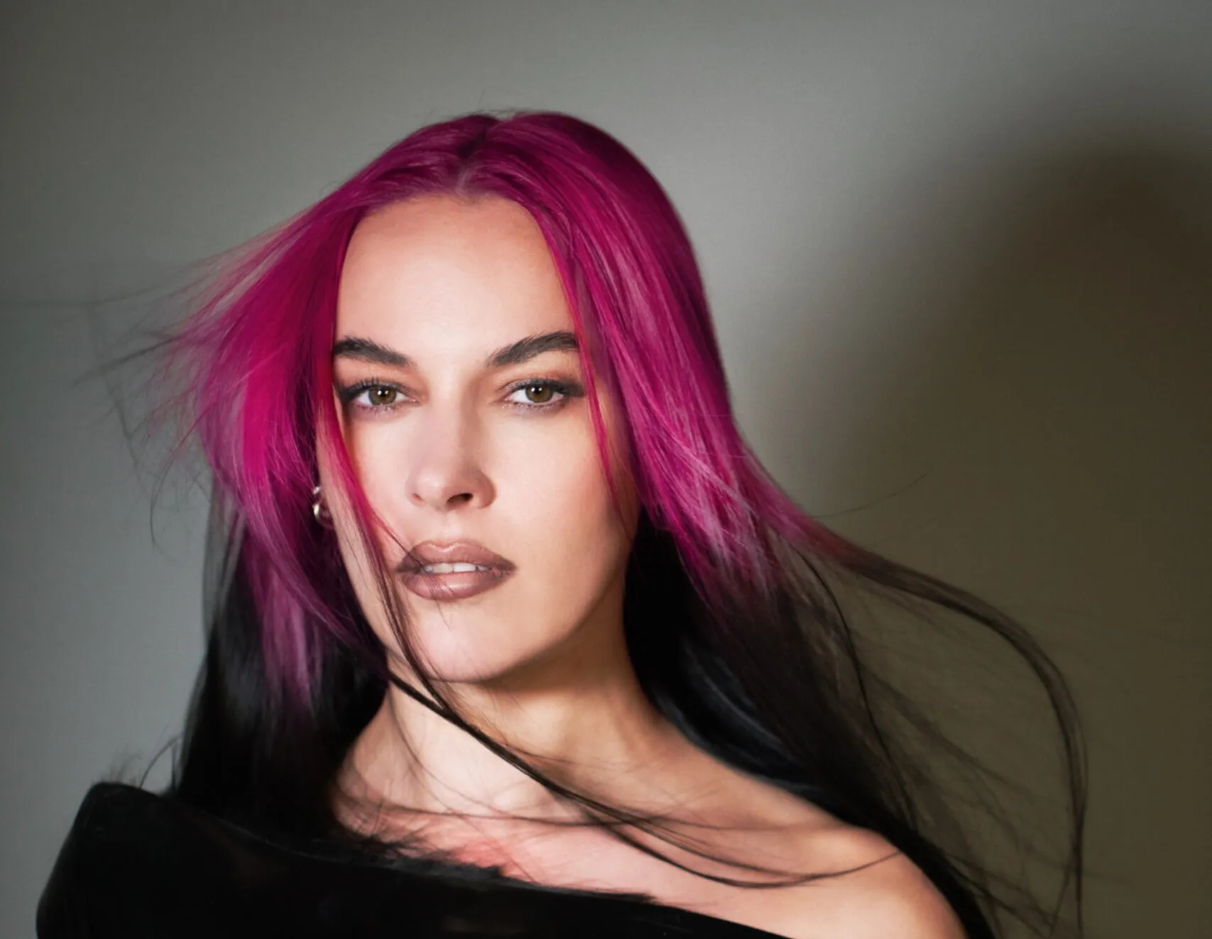 pretty pink rekindles the magic of club nights with a new single